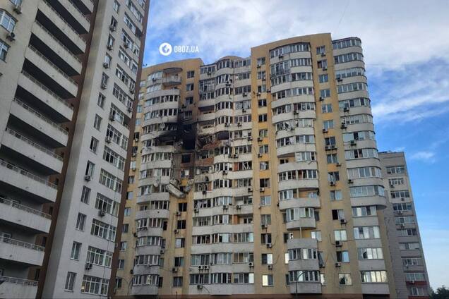 Київ уночі опинився під атакою 'Шахедів' і ракет: четверо загиблих і багато постраждалих, пошкоджено колії метро. Фото й відео