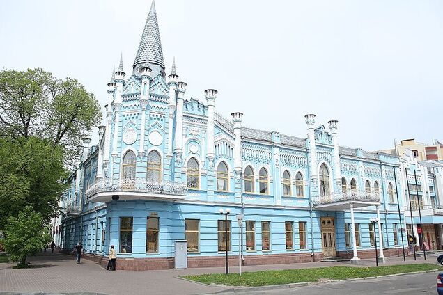 Старі фото Черкас: яким був раніше знаменитий Блакитний палац