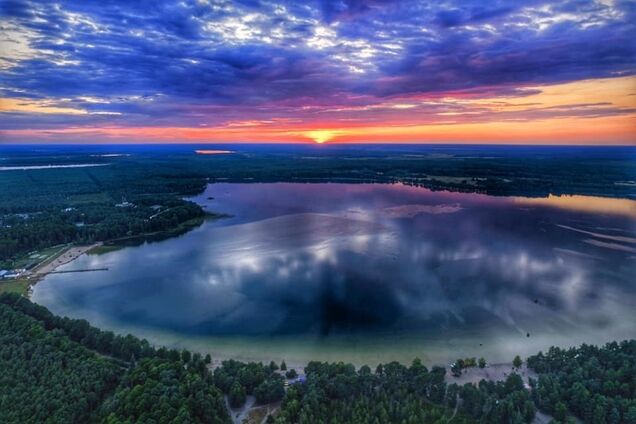 Відпочинок на озері Пісочне, на Волині