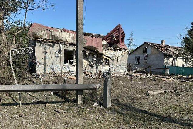 У Харківській області авіабомба прилетіла в будинок: батько загинув, а син отримав поранення. Фото