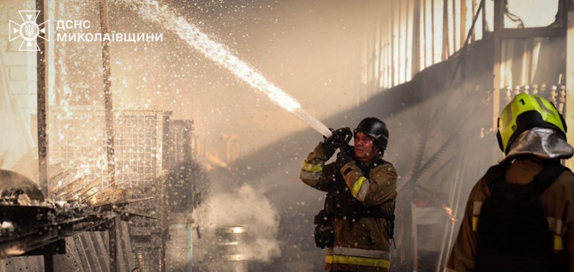 Армия России атаковала Николаевскую область двумя ракетами: возник масштабный пожар. Фото