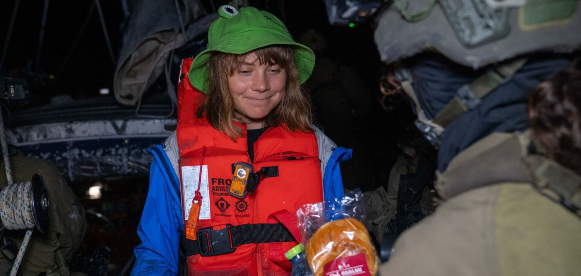 Израильские военные задержали лодку с Гретой Тунберг, которая направлялась в Газу: появились подробности. Фото и видео