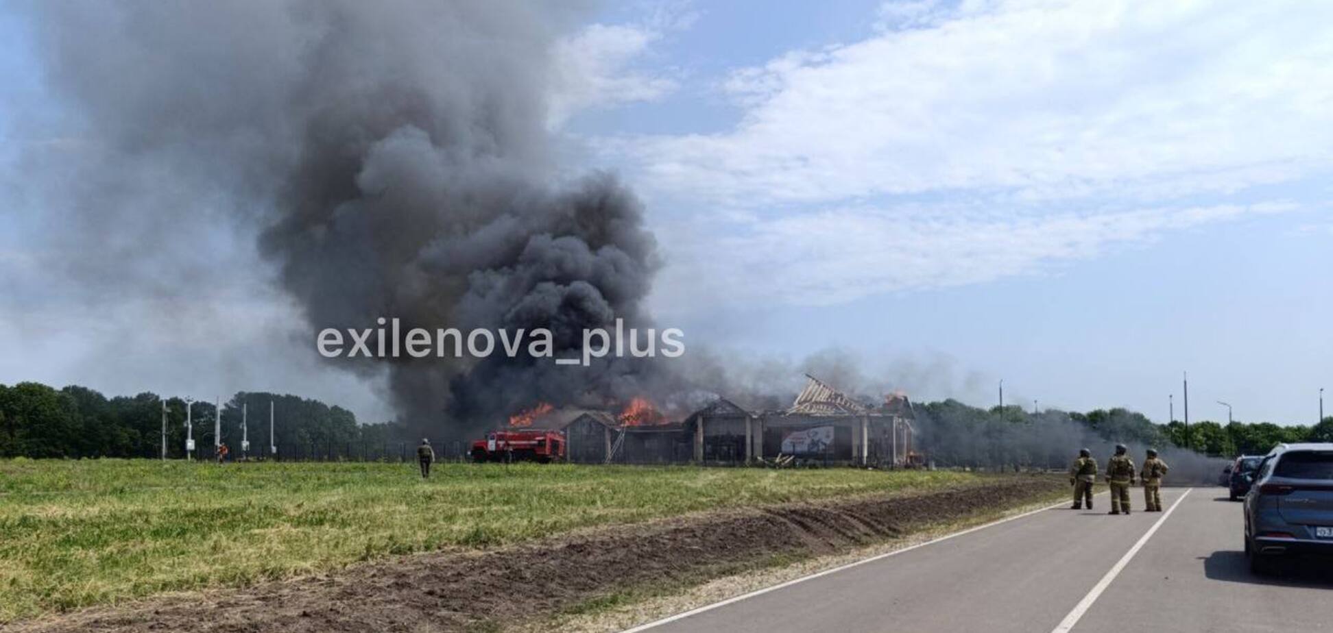 Прилет мог быть по командному пункту: в сеть попали кадры 'бавовны' под Рыльском. Фото и видео