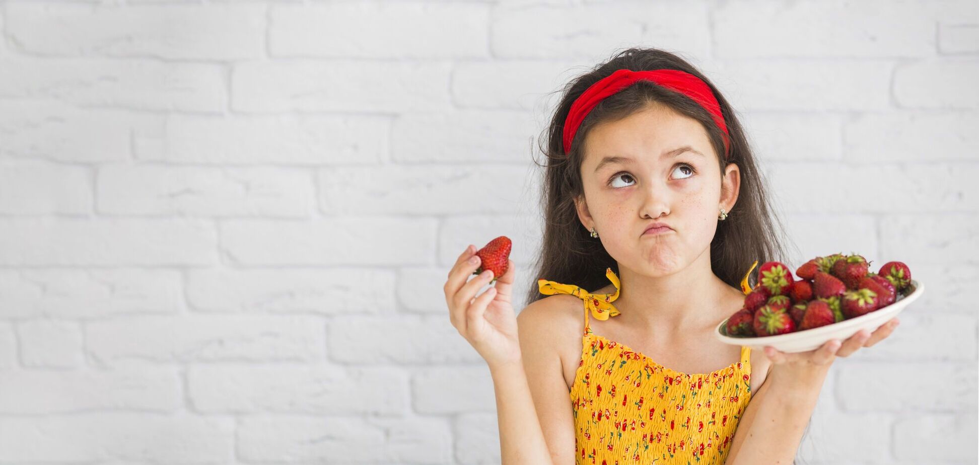 Можно ли морозить клубнику детям: рассказываем, как правильно заготавливать и подавать