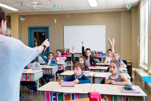 Исследование показало, как 4-дневная школьная неделя влияет на успеваемость и поведение учеников