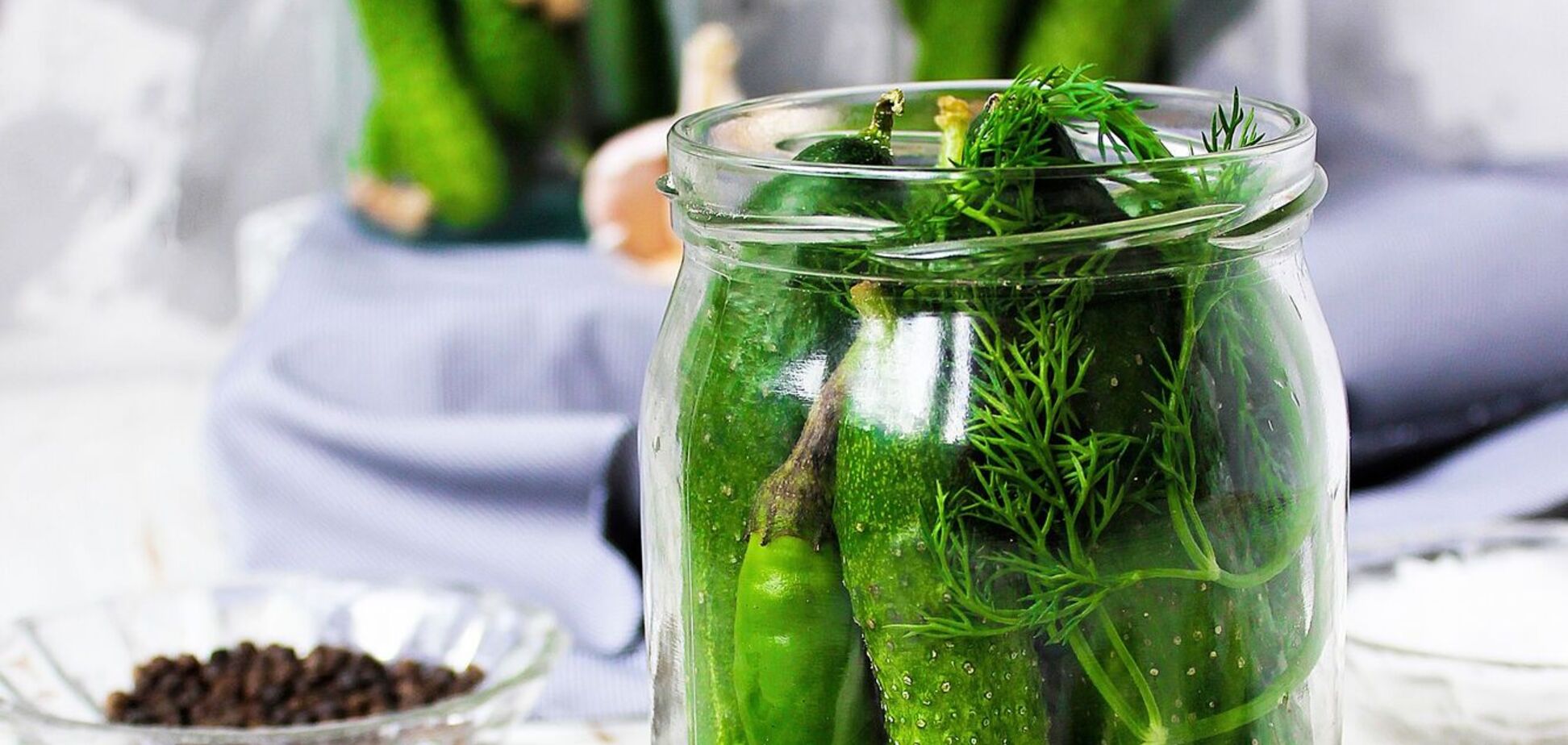 Хрусткі малосольні огірки без оцту: можна їсти вже через дві доби