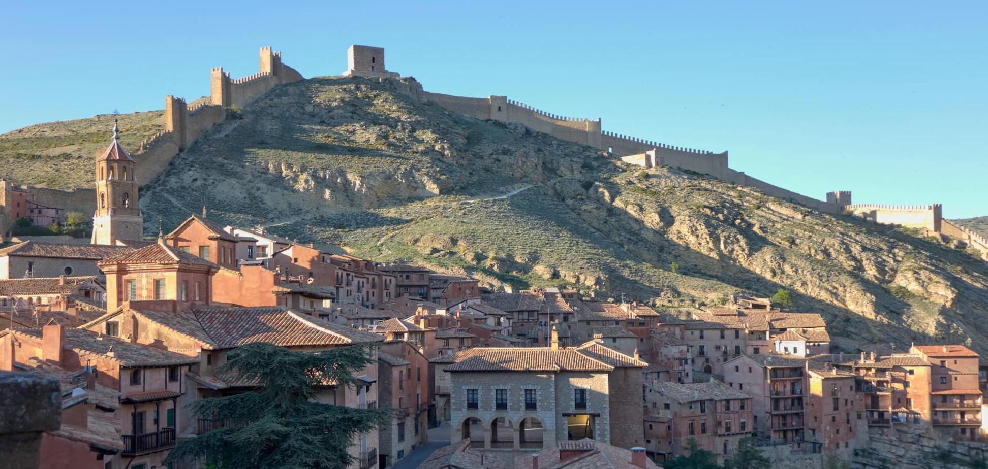 Майже нема туристів: у мережі назвали найгарніше місто Іспанії