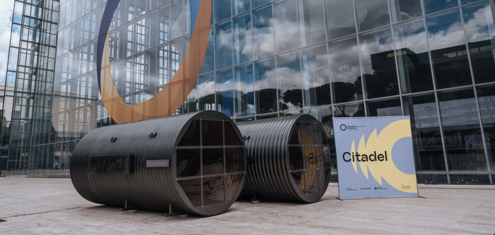 На конференции URC в Риме показали стальные укрытия 'Цитадель' для защиты украинских школьников