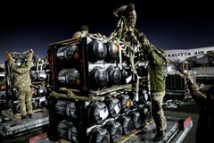 В НАТО ищут способы ускорить поставки американского оружия Украине – NYT