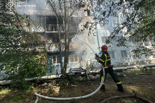 В Запорожье вспыхнула многоэтажка: среди пострадавших - двое мальчиков. Фото, видео
