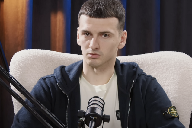 Репетитор Усика на примере яблока объяснил, сколько должен зарабатывать профессионал, и дал советы коллегам