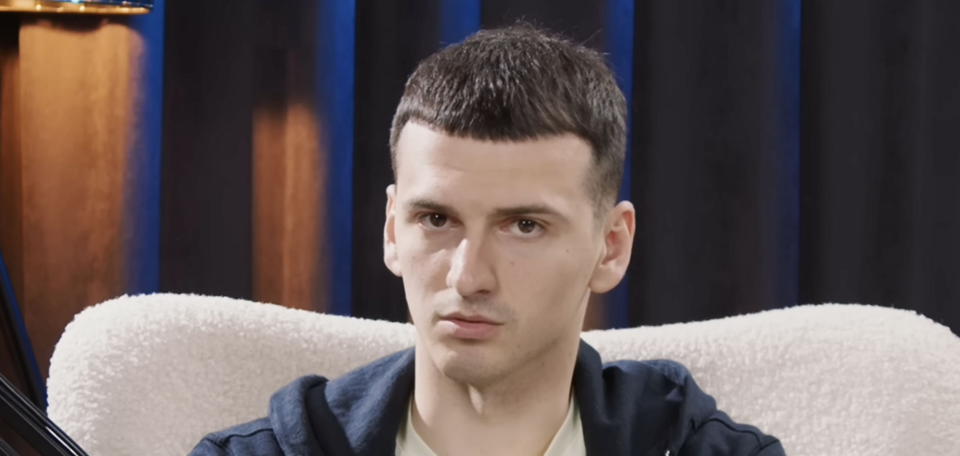 Репетитор Усика на прикладі яблука пояснив, скільки має заробляти професіонал, і дав поради колегам