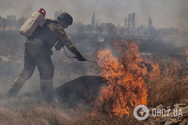 Окупанти завдали удару по Очакову: сталась пожежа, постраждав чоловік. Фото і відео