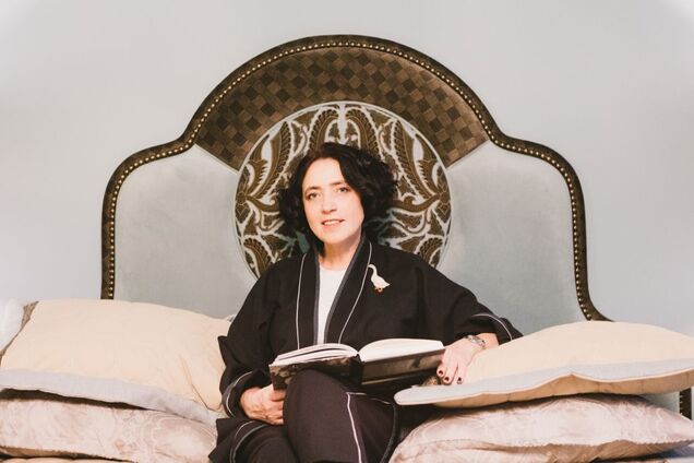 Епоха сірих гардеробів: чому українцям не варто відмовлятися від яскравих кольорів навіть у важкі часи