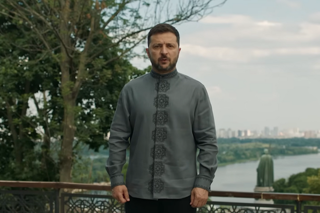 'Завжди на цій земля перемагає життя': Зеленський привітав українців з Днем Державності. Відео