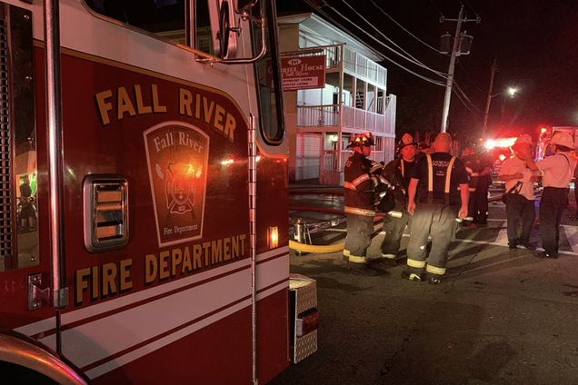 У США горів будинок для людей похилого віку: 9 людей загинуло, близько 30 ушпиталено. Фото