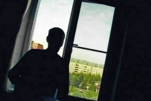 У Львові 19-річний хлопець випав з вікна багатоповерхівки і загинув на місці: деталі трагедії