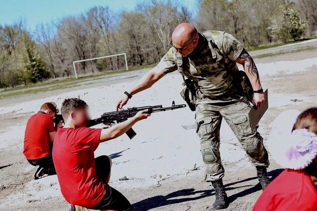 мілітаризація дітей