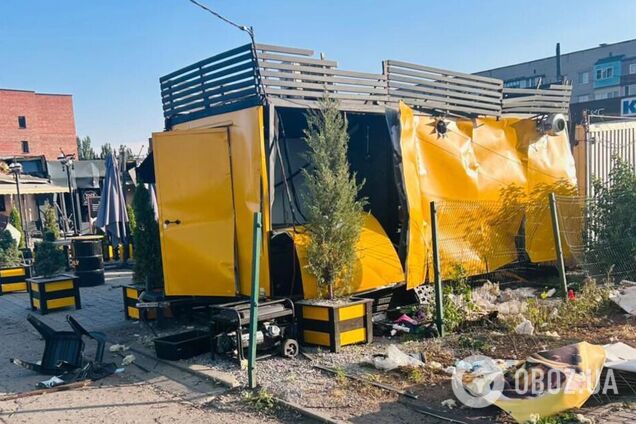 Враг сбросил КАБ на центр Доброполья в Донецкой области: четверо погибших и десятки раненых. Фото и видео