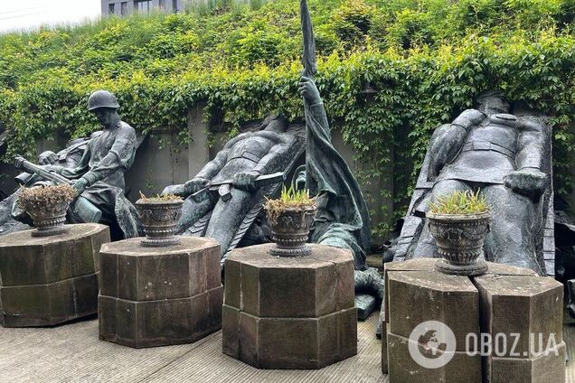 У Львові ліквідували 'пагорб слави' радянського окупаційного режиму: Садовий запропонував обміняти ексгумовані останки на полонених українців. Фото