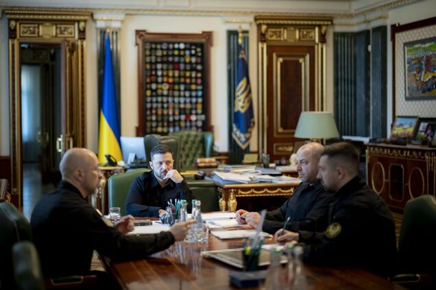 'Української зброї має стати більше': Зеленський провів нараду щодо оборонної сфери. Фото