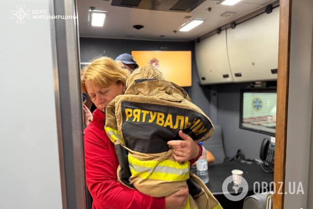 Заблудилась и уснула: пропавшую на Житомирщине 3-летнюю девочку нашли в лесу. Фото