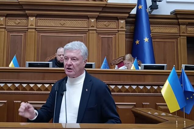 'А де звіт?': Порошенко прокоментував відставку уряду та розкритикував дії влади