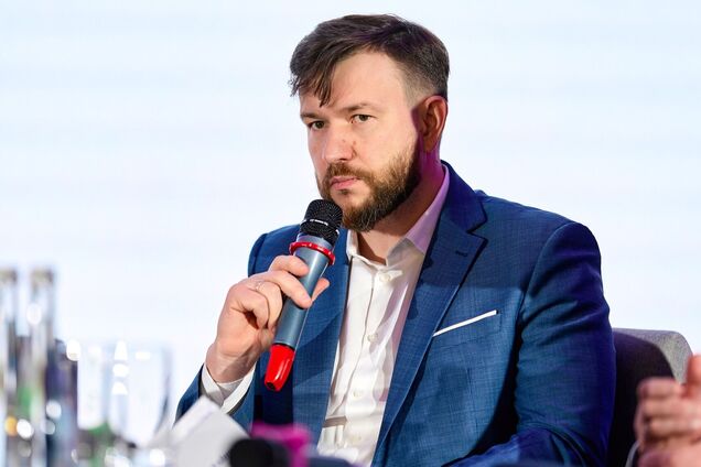 Денис Улютин в должности первого замминистра финансов
