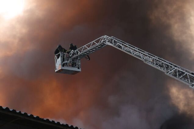 Оккупанты ночью массированно атаковали Днепр и область: произошли пожары, есть жертва и пострадавшие