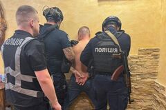 Координировал криминалитет в интересах РФ: полиция задержала 'смотрящего' за югом Украины. Фото и видео