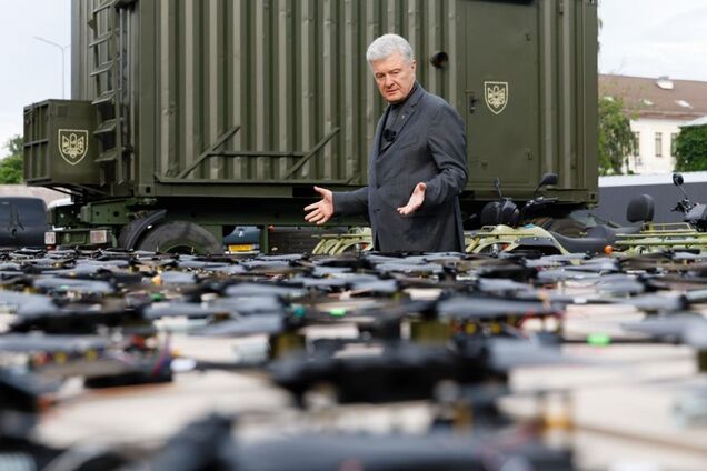 FPV-дроны, квадроциклы, электроника: бойцы на Донетчине и Запорожье получат новую партию помощи от Порошенко