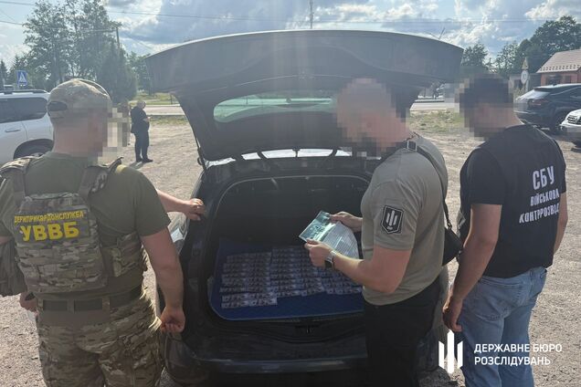 На Волыни задержали военнослужащего, который пытался наладить 'бизнес' по продаже фиктивных документов для выезда за границу