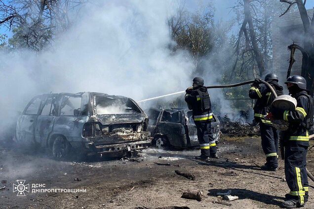 РФ ударила ракетой по Днепропетровщине: есть жертвы, повреждены школа, амбулатория и учреждение культуры