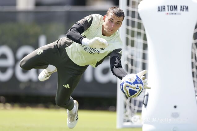 Передумал. Голкипер сборной Украины принял новое решение по карьере в 'Реале'