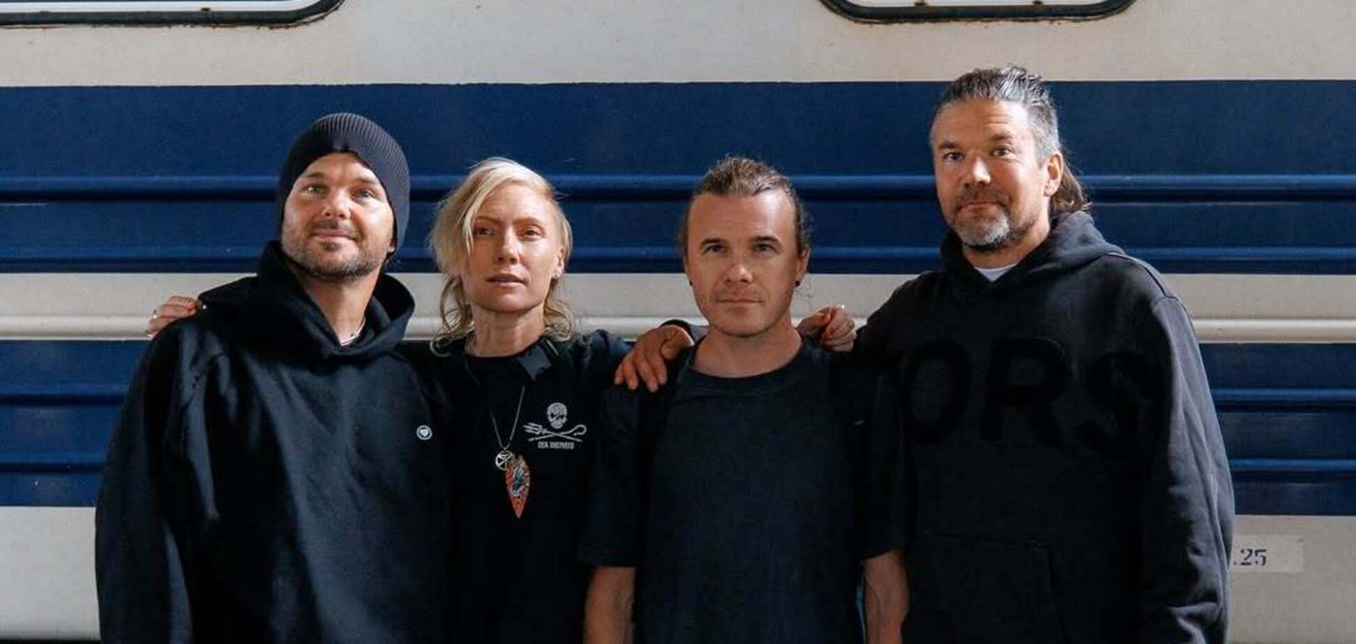 'Я виснажений за два дні, а ви так живете 1242!' Вокаліст The Rasmus після ночі в укритті в Києві не стримав емоцій