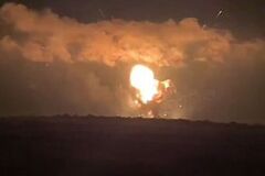 В оккупированном Харцызске прогремели взрывы: сообщают о прилете в склад с боекомплектом. Фото и видео