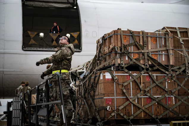 У Раді і Міноборони відповіли, чи отримали офіційне підтвердження про замороження поставок боєприпасів від США