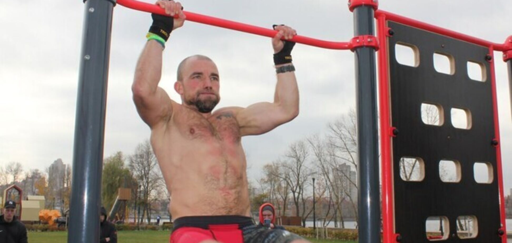 Тіло як інструмент сили: історія 'Титана' із ССО, який поставив за мету потрапити до Книги рекордів Гіннеса