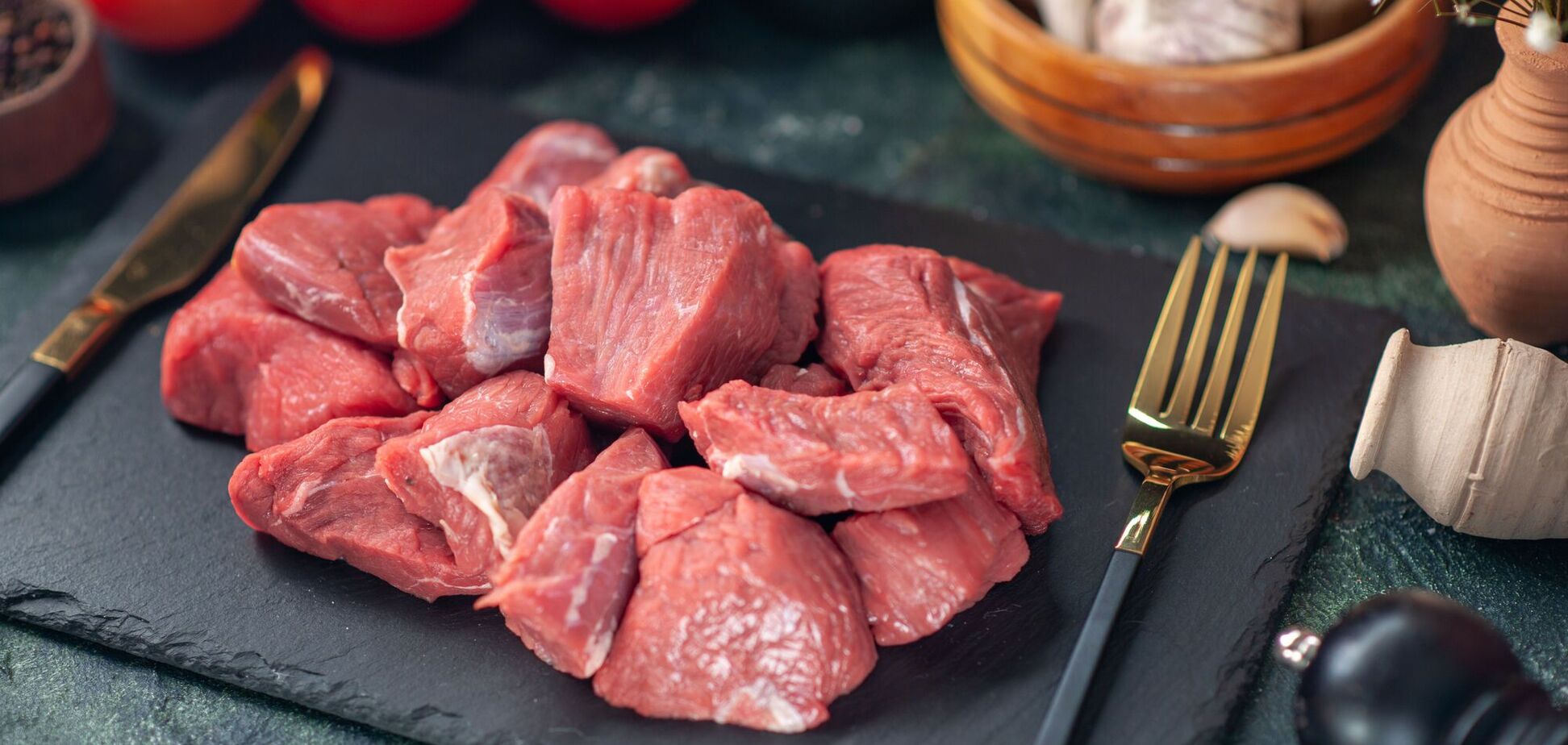 Сколько времени нельзя хранить мясо в морозилке: рассказываем, что может произойти
