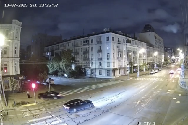 У Києві працівник прокуратури збив жінку та втік з місця ДТП: в ОГПУ відреагували. Відео