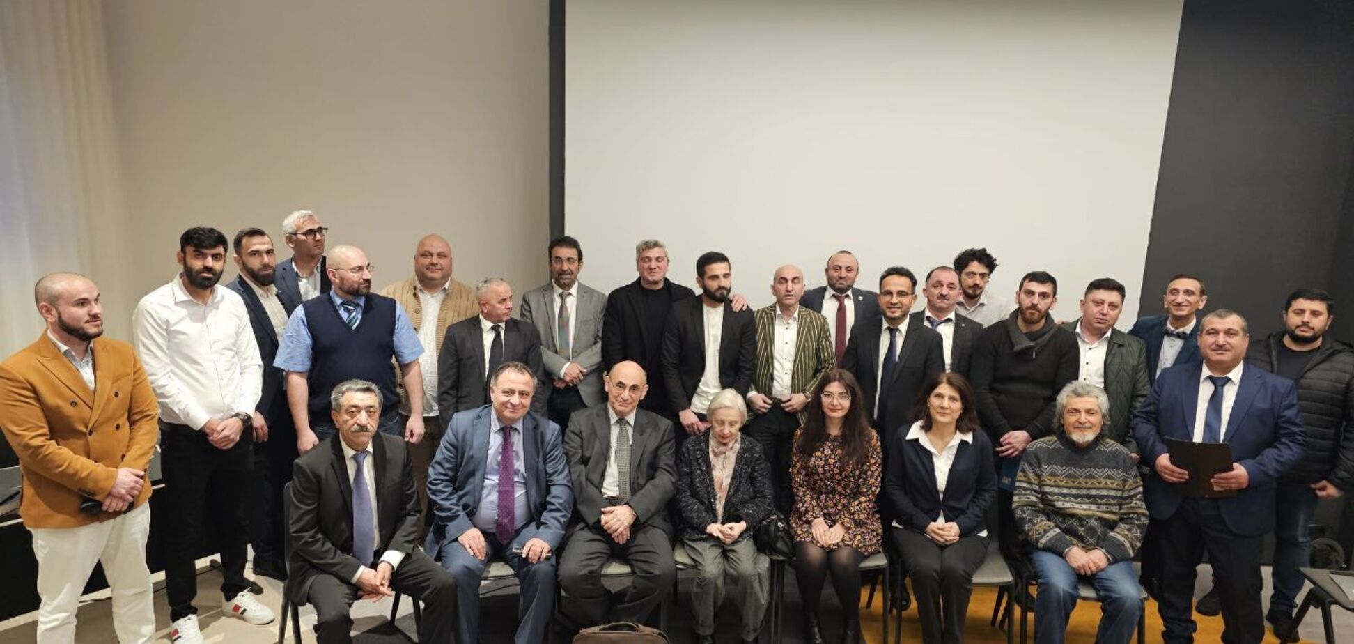 Азербайджанская 'свобода прессы' от власти: праздник в тени заключенных журналистов