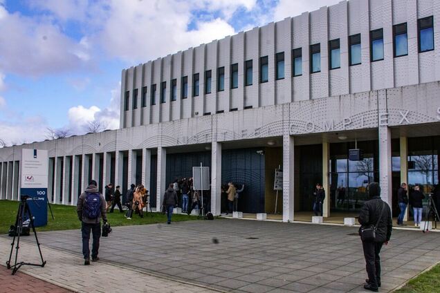 Окружной суд Гааги. Иллюстрация