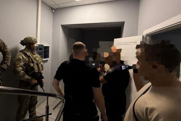 Обшуки в детективів НАБУ