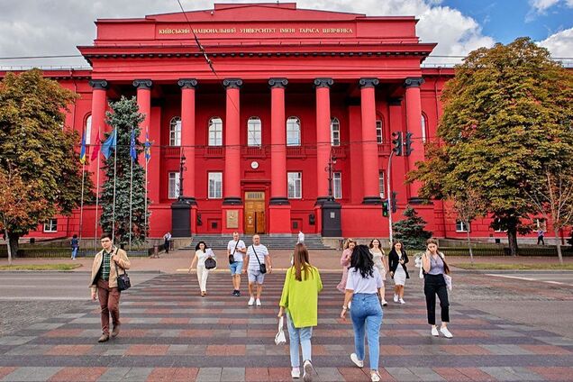 Студентка КНУ объявила бойкот преподавателям-'слугам', которые голосовали за закон о НАБУ и САП: не будет ходить на пары