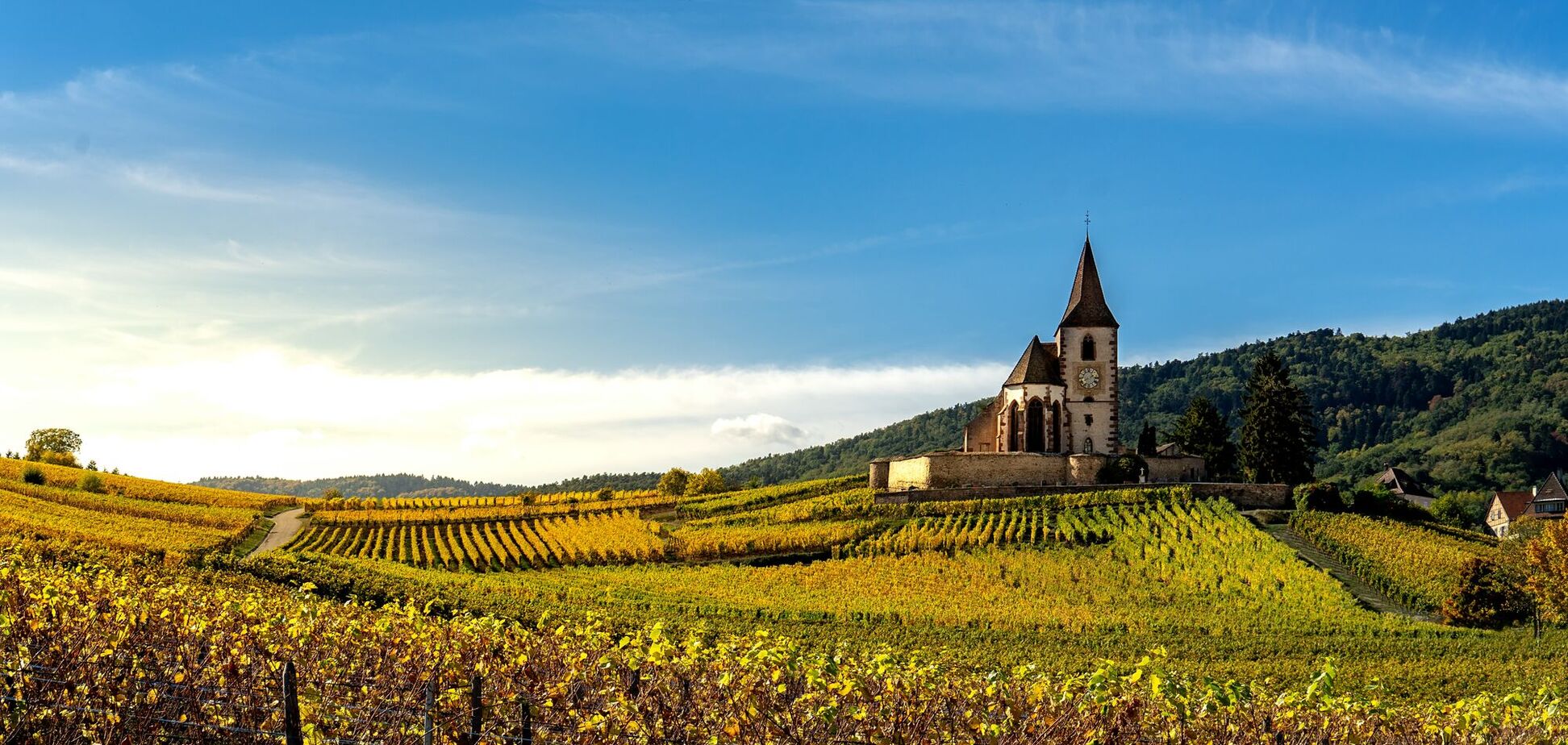 Вдохновили на создание 'Красавицы и Чудовища': два города во Франции для незабываемого отдыха