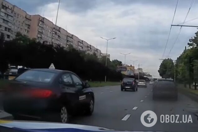 На Львовщине патрульные поймали инспектора по вождению на нарушении правил