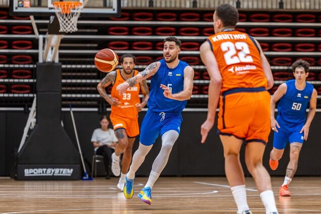 Сборная Украины по баскетболу обыграла Нидерланды в первом контрольном матче