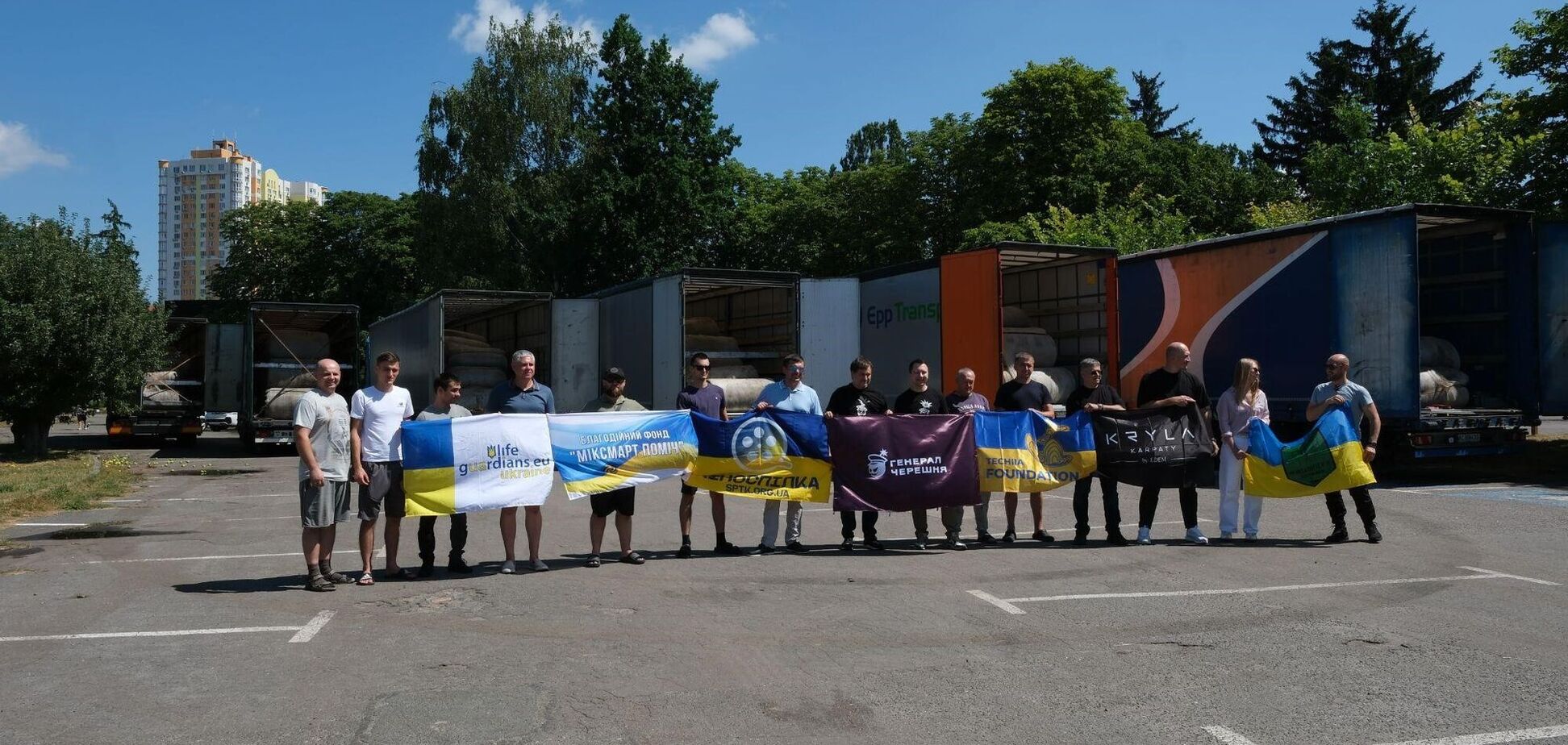 Украинский производитель дронов 'Генерал Черешня' передал новую партию сеток в рамках инициативы 'Паутина'