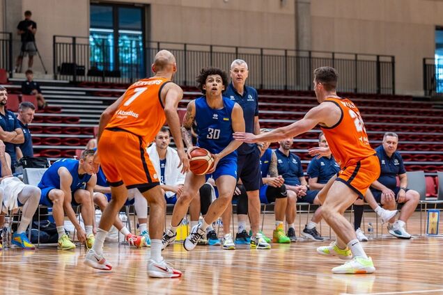 Сборная Украины по баскетболу во второй раз обыграли Нидерланды в товарищеском матче перед стартом отбора ЧМ