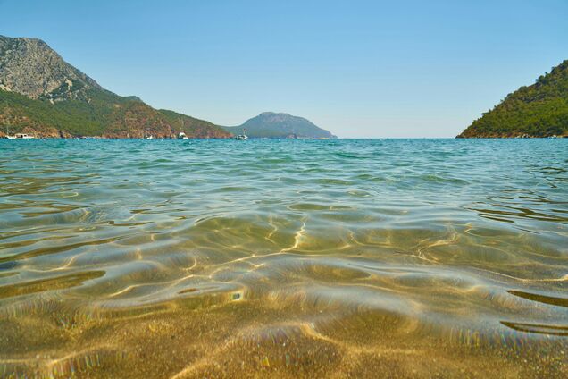 Где самая чистая вода: названы две страны, лучшие для купания